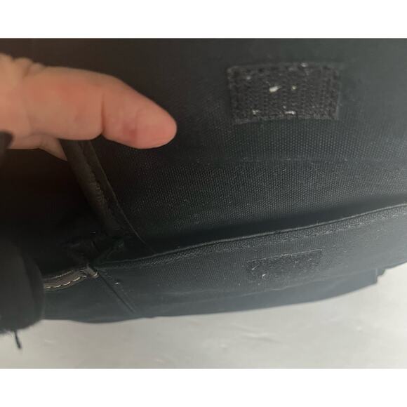 Fossil Women's Canvas and Leather Black Lots of Pockets Shoulder Bag - Picture 10 of 13